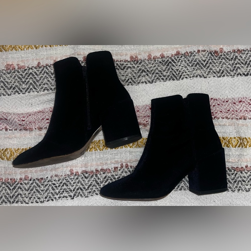 Navy Aldo Suede Booties Size 8.5
